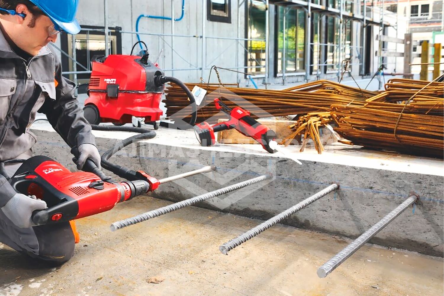 Вклейка химических анкеров HILTI